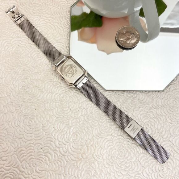 Vintage 1995 Guess Ladies Watch with Adjustable Mesh Band - Picture 8 of 14